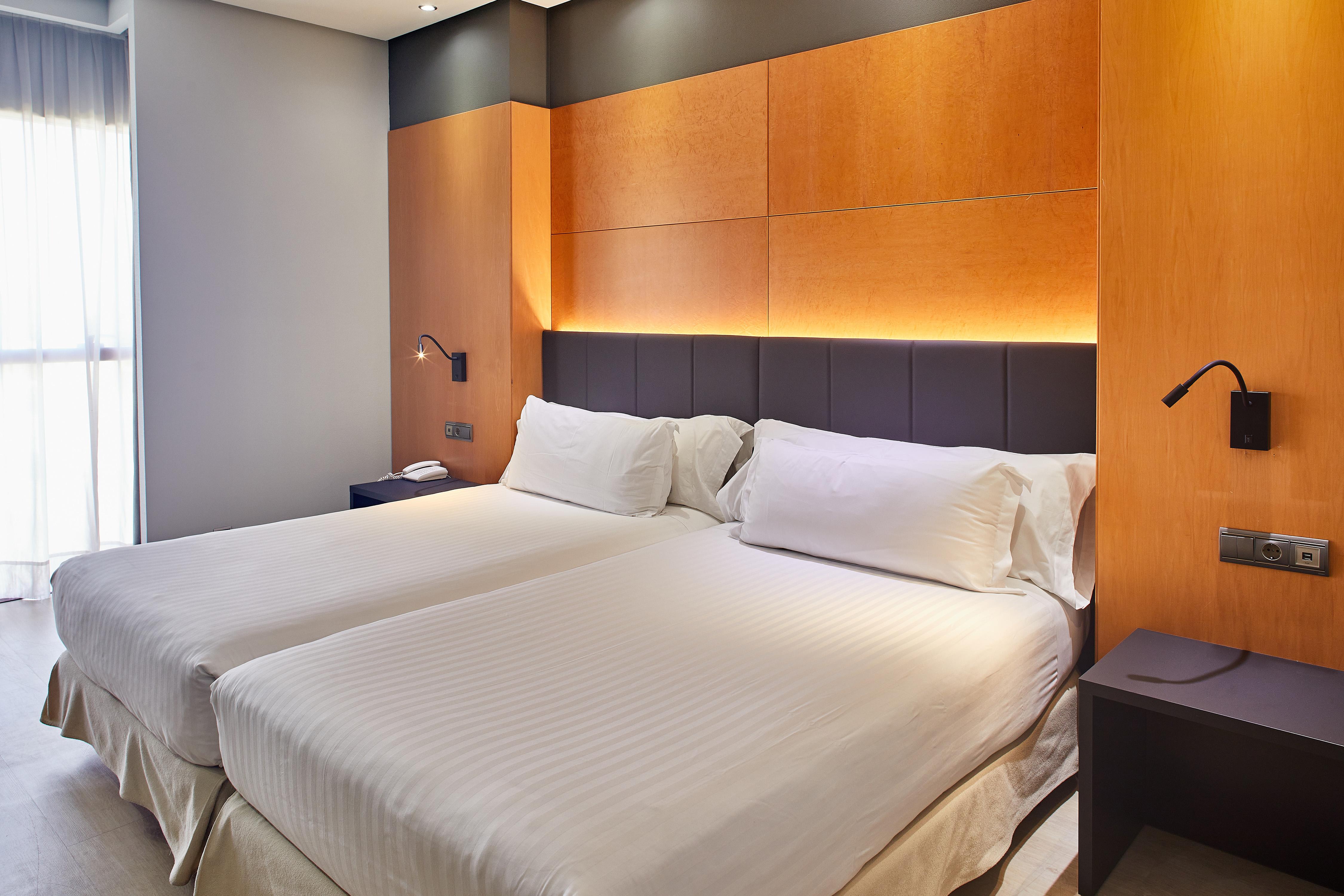 Hotel Silken Puerta Madrid Exterior foto
