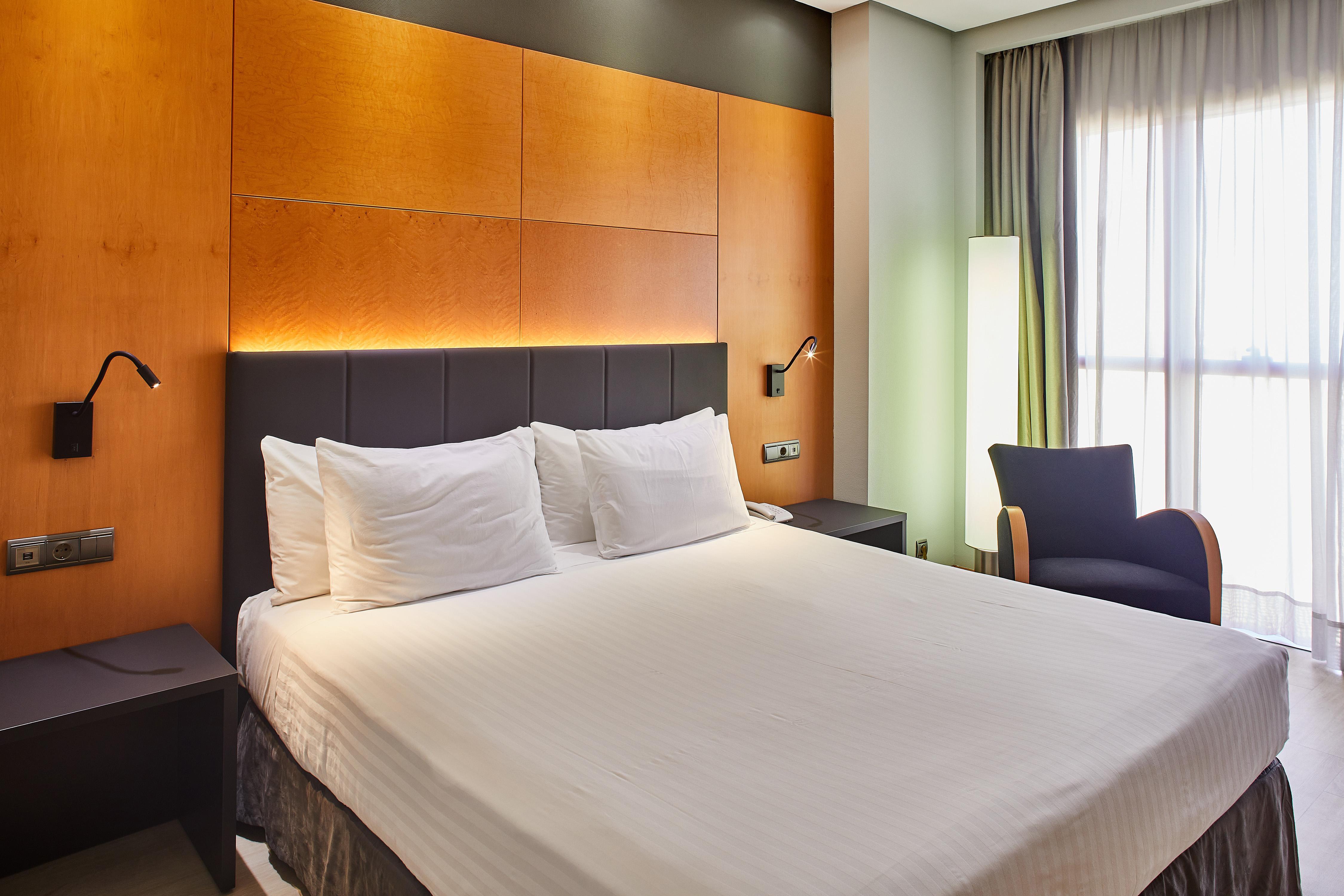 Hotel Silken Puerta Madrid Exterior foto