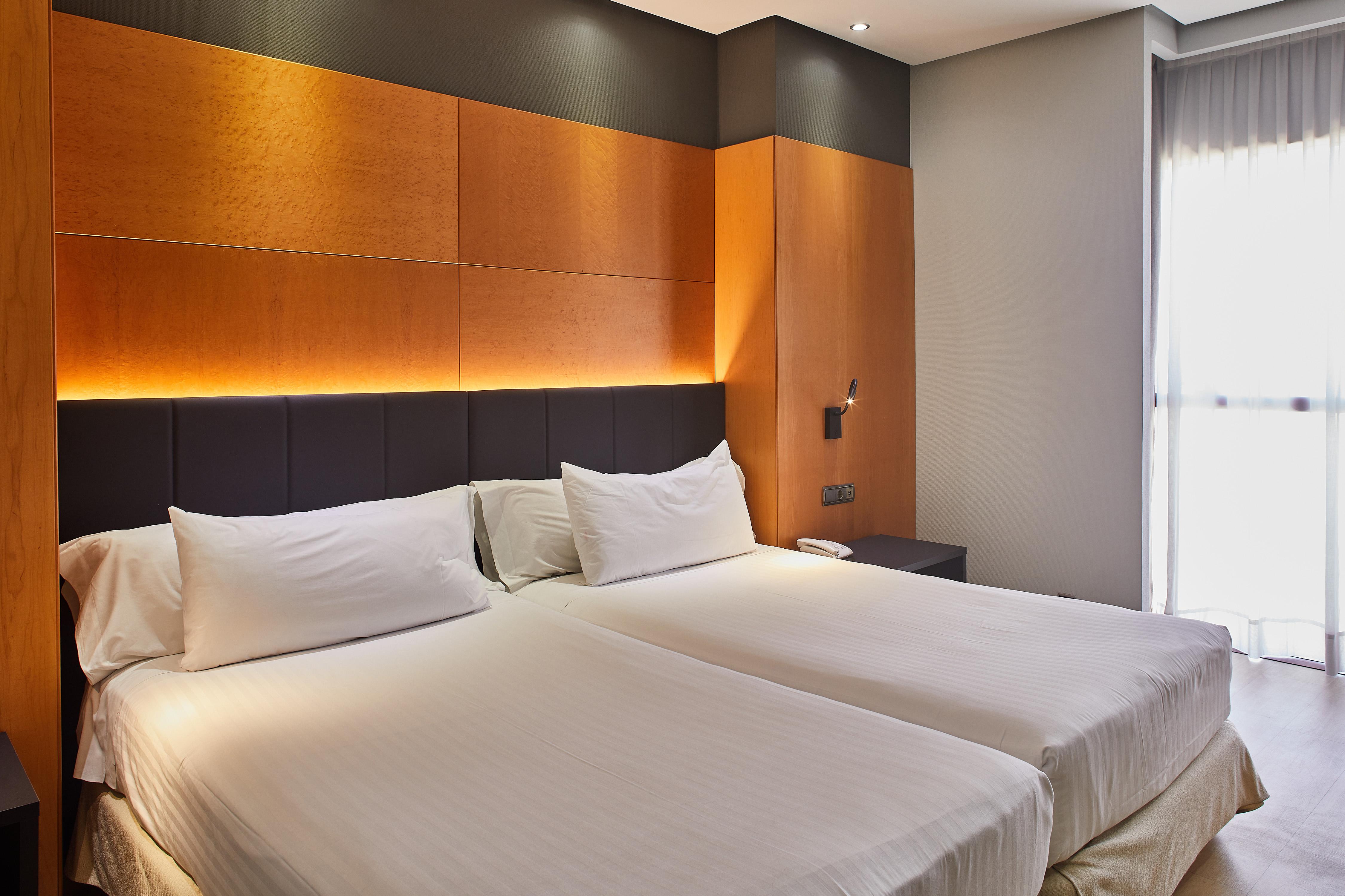 Hotel Silken Puerta Madrid Exterior foto