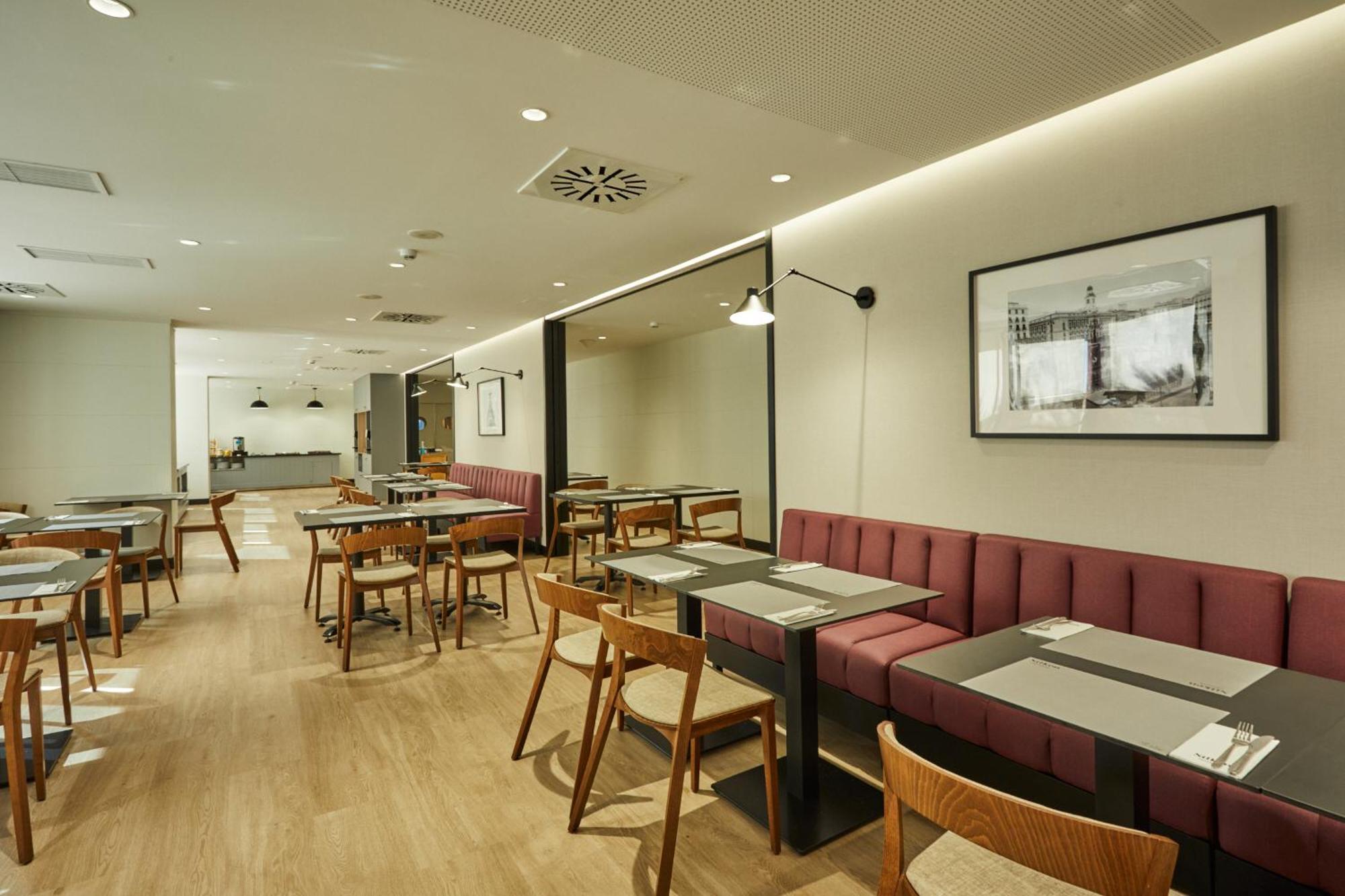 Hotel Silken Puerta Madrid Exterior foto